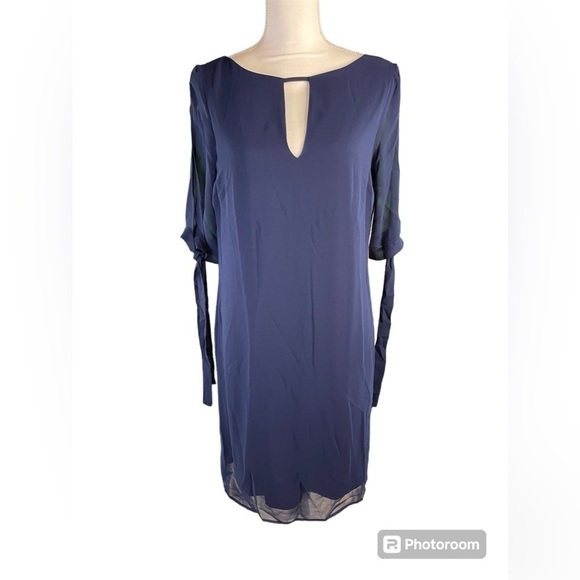 truth and fable Dresses & Skirts - TRUTH & FABLE Women's XS Blue Chiffon Keyhole Neckline Dress Half Sleeve Lined